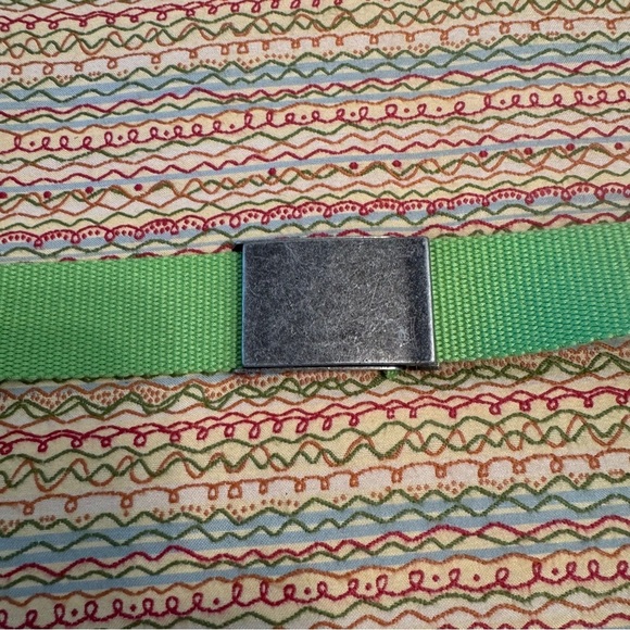 Penguin Logo by Munsingwear Belt Buckle with Green adjustable belt - Picture 4 of 6